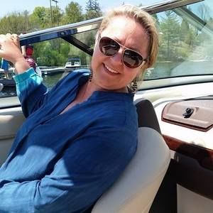 Meet your Posher, Dolores